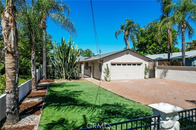 1393 Navarro Avenue, Pasadena CA: https://media.crmls.org/medias/5a6210d5-dd55-4027-b7f8-c5b83040866d.jpg