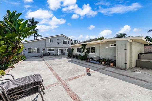 40 Country Wood Drive, Phillips Ranch CA: https://media.crmls.org/medias/5a621eaf-20c7-438d-b45e-aee9196225d1.jpg