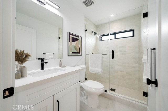 Detail Gallery Image 12 of 14 For 1334 9th St #2,  Santa Monica,  CA 90401 - 2 Beds | 2 Baths