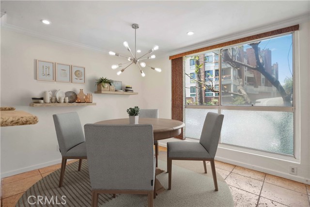 11970 Montana Avenue, Brentwood CA: https://media.crmls.org/medias/5a6242ba-0f17-46f4-88d4-4fc736ea5332.jpg