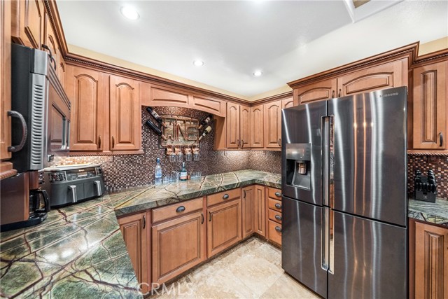 20162 S New Britain Lane, Huntington Beach CA: https://media.crmls.org/medias/5a624d9e-faa4-4285-b7ae-3e1b0692c014.jpg