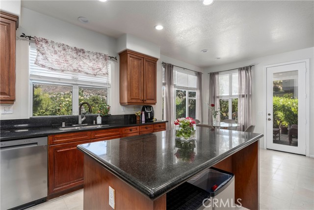 Detail Gallery Image 8 of 44 For 7371 Westcliff, West Hills,  CA 91307 - 5 Beds | 5 Baths