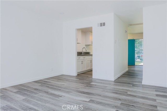 Detail Gallery Image 14 of 33 For 2709 S Baker St, Santa Ana,  CA 92707 - 2 Beds | 1/1 Baths