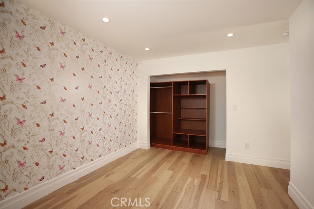 452 Woodbury Road, Glendale CA: https://media.crmls.org/medias/5a63caf9-a190-4720-9b19-55aad1100e02.jpg
