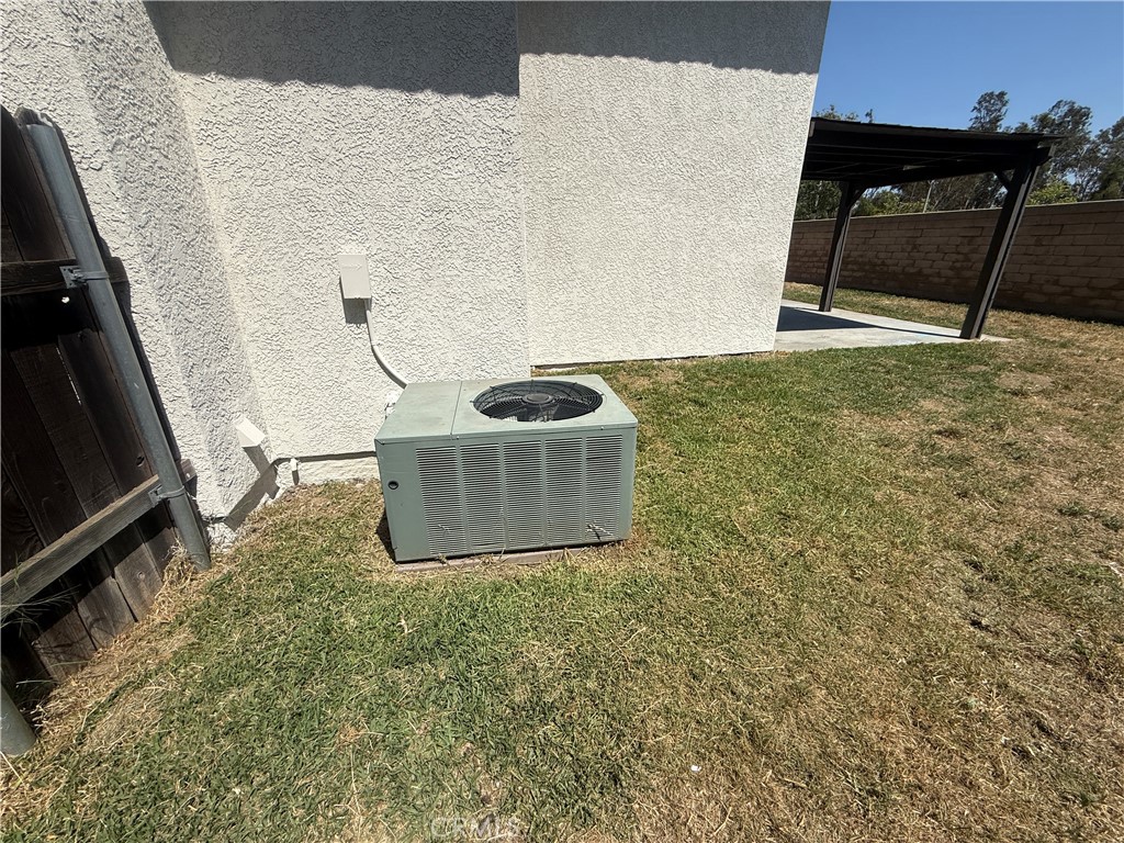 https://media.crmls.org/medias/5a6438dd-9a97-431d-82b7-1bffd27a8696.jpg?preset=X-Large