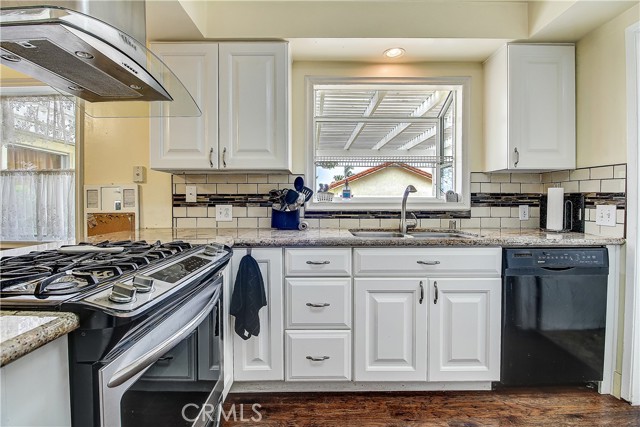 Detail Gallery Image 13 of 38 For 121 W Citron St, Corona,  CA 92882 - 3 Beds | 2 Baths