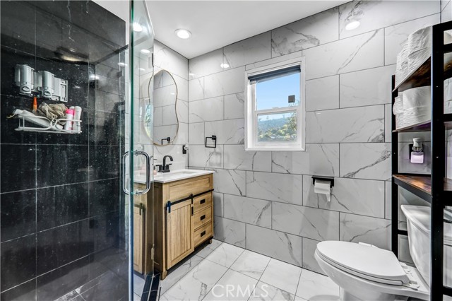 Detail Gallery Image 23 of 29 For 6672 Lakeridge Rd, Los Angeles,  CA 90068 - 3 Beds | 3 Baths