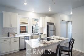 Detail Gallery Image 2 of 7 For 3520 Harrison St, Oakland,  CA 94611 - 2 Beds | 2/1 Baths