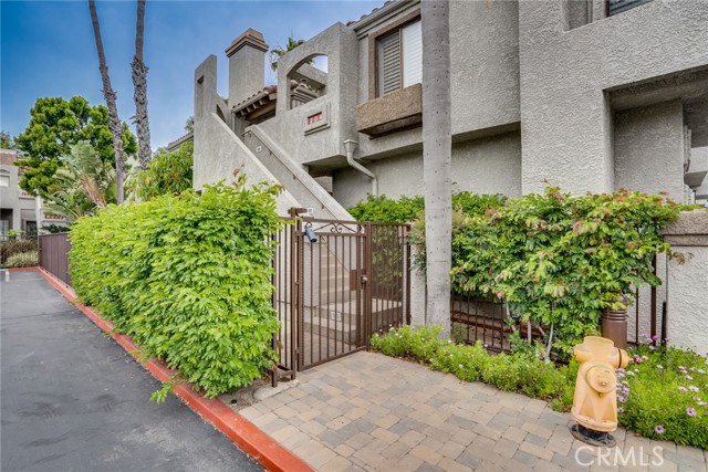 Detail Gallery Image 3 of 30 For 4862 Tiara, Huntington Beach,  CA 92649 - 1 Beds | 1 Baths