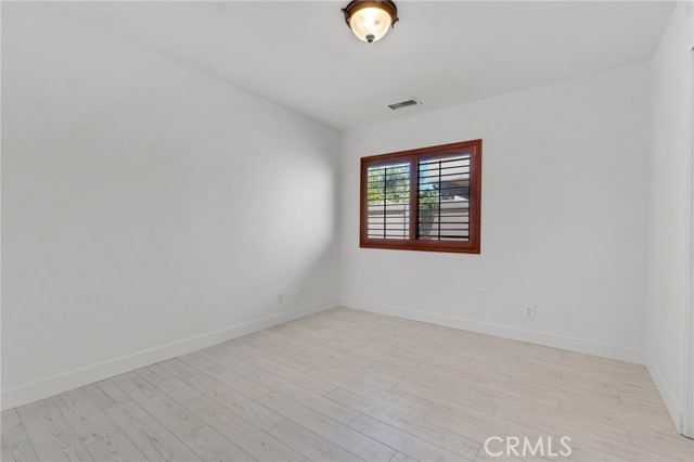 221 Acacia Lane, Newbury Park CA: https://media.crmls.org/medias/5a65348f-9b00-468a-85eb-5357ad387925.jpg