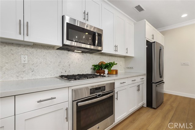 Detail Gallery Image 13 of 50 For 54 Clover, Lake Forest,  CA 92630 - 3 Beds | 2/1 Baths