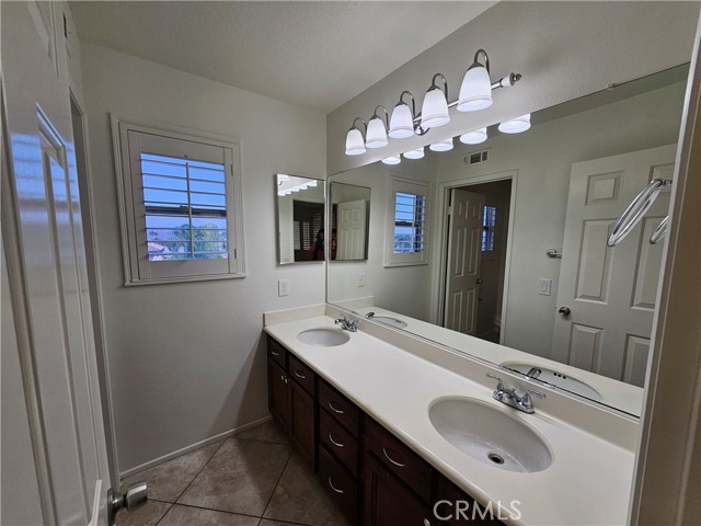 1369 Soundview Circle, Corona CA: https://media.crmls.org/medias/5a66e59c-a3fb-4cba-b383-c1a78bb76781.jpg