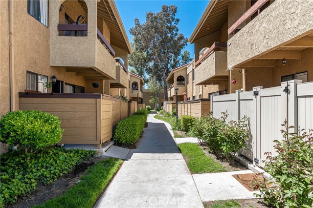 Detail Gallery Image 1 of 23 For 18758 Mandan St #1609,  Canyon Country,  CA 91351 - 3 Beds | 2 Baths