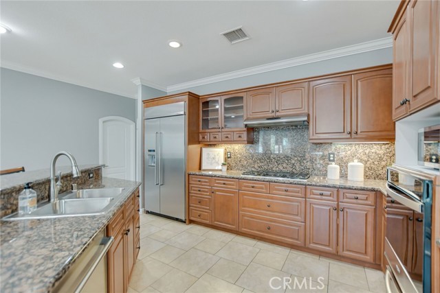 Detail Gallery Image 23 of 75 For 303 Sunburst Ln, Corona,  CA 92879 - 6 Beds | 4/2 Baths