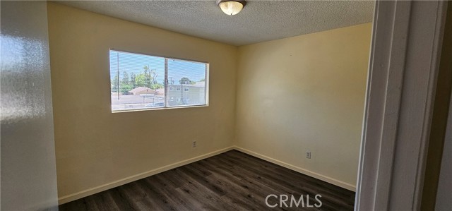 Detail Gallery Image 4 of 7 For 4211 Mountain Dr #3,  San Bernardino,  CA 92407 - 2 Beds | 1 Baths