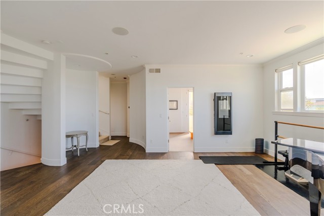 300 19TH Street, Manhattan Beach CA: https://media.crmls.org/medias/5a6787a9-3cd3-497f-bbcb-46fdfb26902d.jpg