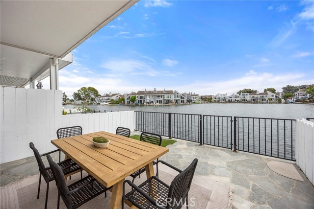 Detail Gallery Image 31 of 59 For 3742 Montego Dr, Huntington Beach,  CA 92649 - 3 Beds | 3 Baths