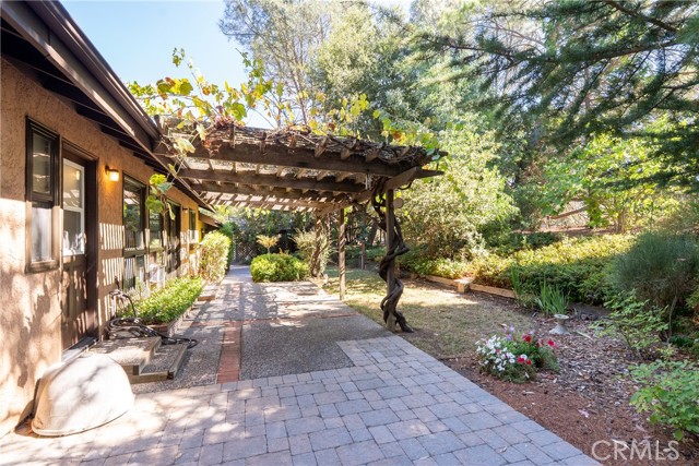 2480 Ardilla Road, Atascadero CA: https://media.crmls.org/medias/5a68b450-8611-49ac-977f-5ee9821e1a8a.jpg