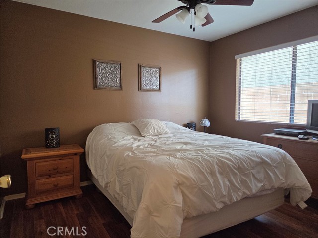 13581 Scarborough Place, Chino CA: https://media.crmls.org/medias/5a68f965-2583-4231-a5a3-26a0666d915e.jpg