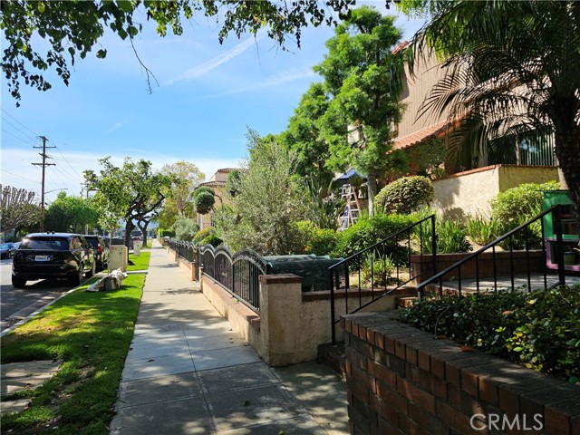 Detail Gallery Image 66 of 69 For 1711 Grismer Ave #52,  Burbank,  CA 91504 - 3 Beds | 3 Baths