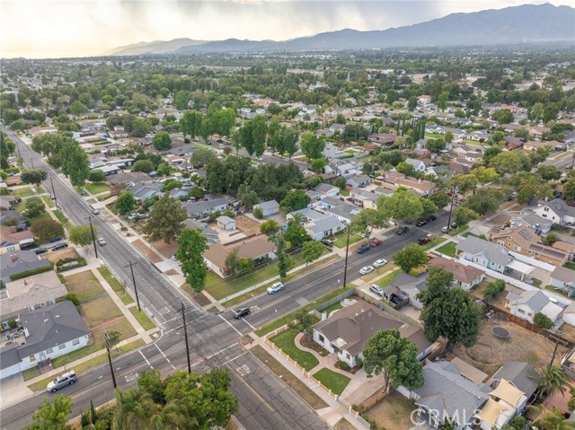 501 E 5th Street, Ontario CA: https://media.crmls.org/medias/5a6acfeb-d559-4802-9fdd-29a18dc2e7d2.jpg