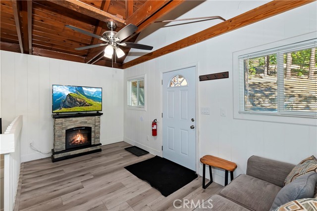 Detail Gallery Image 10 of 29 For 33026 Donner Ln, Arrowbear,  CA 92382 - 2 Beds | 1/1 Baths