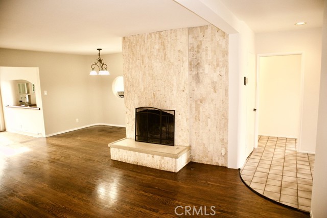 Detail Gallery Image 5 of 23 For 422 Avenue E, Redondo Beach,  CA 90277 - 4 Beds | 2 Baths