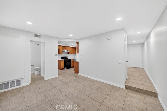 Detail Gallery Image 13 of 34 For 11360 166th #10,  Cerritos,  CA 90703 - 2 Beds | 1/1 Baths