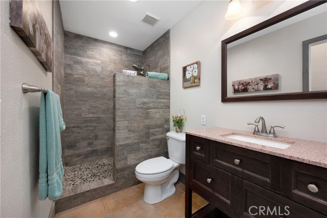 42708 Mountain Shadow Road, Murrieta CA: https://media.crmls.org/medias/5a6d57e4-05f1-42ca-9a0b-a9116245e835.jpg