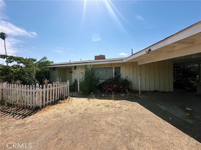 Detail Gallery Image 1 of 1 For 1965 S Leggett St, Porterville,  CA 93257 - 5 Beds | 3 Baths