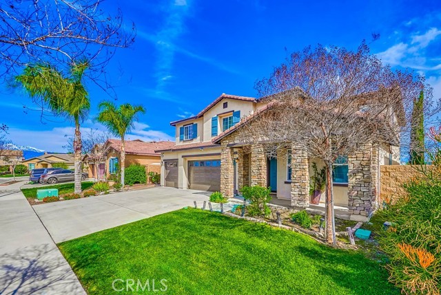Detail Gallery Image 2 of 38 For 6850 Lucite Dr, Corona,  CA 92880 - 5 Beds | 3/1 Baths