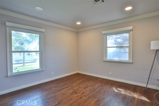 307 W 11th Street, Azusa CA: https://media.crmls.org/medias/5a6ddd75-8092-4574-b194-92290039a6e5.jpg
