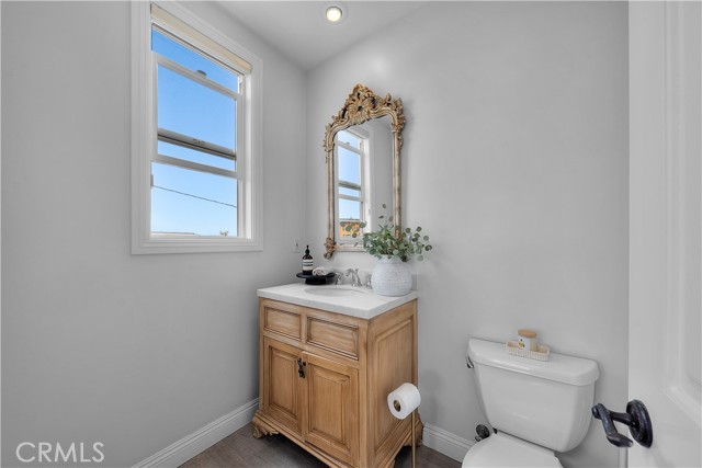 807 Crest Drive, Manhattan Beach CA: https://media.crmls.org/medias/5a6de1b9-1af6-4def-bfbc-0e9e3a07f998.jpg