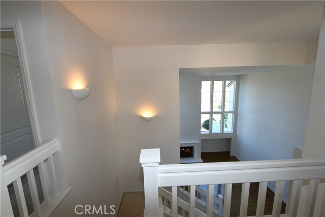 Detail Gallery Image 19 of 28 For 657 Cardinal Ridge Ln #B,  Simi Valley,  CA 93065 - 3 Beds | 2/1 Baths