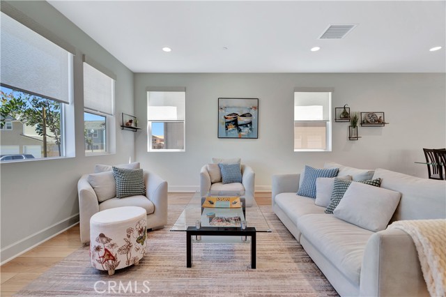 10887 Carlos Street, Ventura CA: https://media.crmls.org/medias/5a6f256f-28f0-40ac-b797-b7c501e7e0b3.jpg