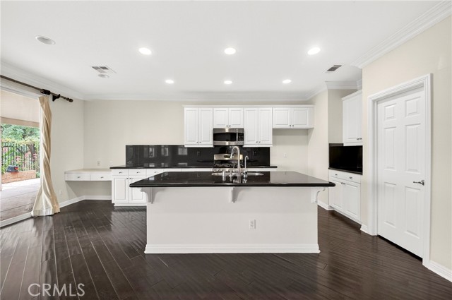 Detail Gallery Image 14 of 47 For 29415 High Ridge, Lake Elsinore,  CA 92530 - 4 Beds | 3 Baths