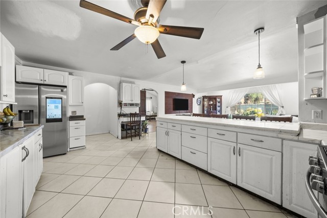 Detail Gallery Image 21 of 52 For 9757 White Oak, Northridge,  CA 91325 - 4 Beds | 3 Baths