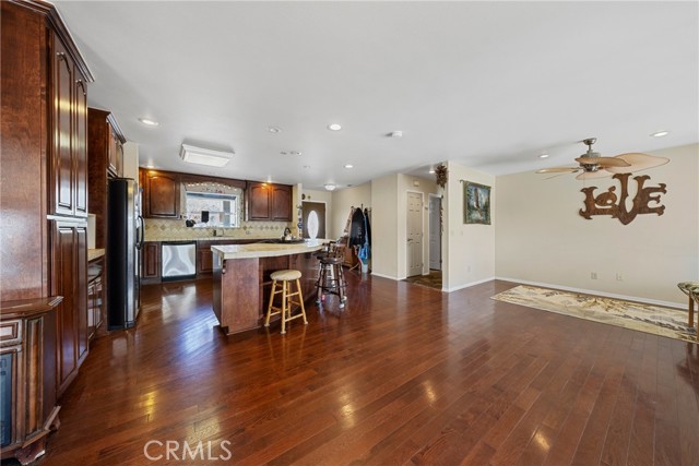 Detail Gallery Image 4 of 59 For 1607 Echo Dr, San Bernardino,  CA 92404 - 3 Beds | 2 Baths