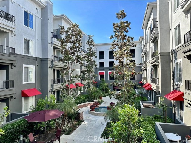 1801 E Katella Avenue, Anaheim CA: https://media.crmls.org/medias/5a708bb2-802b-4f4f-9444-d9c42d97db3d.jpg