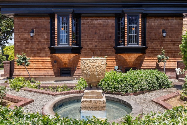 Detail Gallery Image 7 of 62 For 11 La Linda Dr, Long Beach,  CA 90807 - 8 Beds | 4/3 Baths