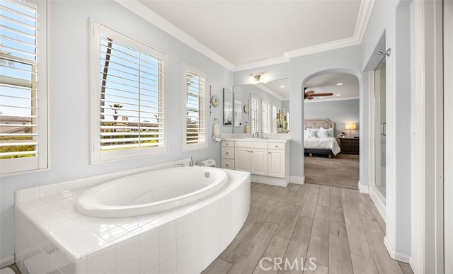 6615 Feather Drive, Huntington Beach CA: https://media.crmls.org/medias/5a709969-7153-45ff-bbc7-181303ab5162.jpg