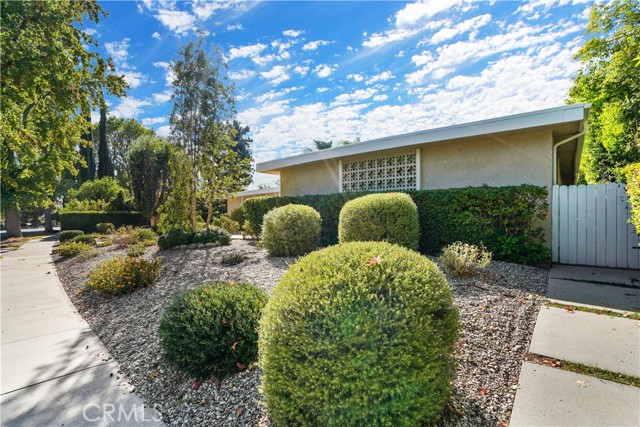 6233 Capistrano Avenue, Woodland Hills CA: https://media.crmls.org/medias/5a70dd4a-7196-4526-82c9-78be7435d5b8.jpg