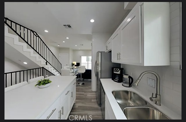 Detail Gallery Image 16 of 27 For 1805 S New England St, Los Angeles,  CA 90006 - – Beds | – Baths