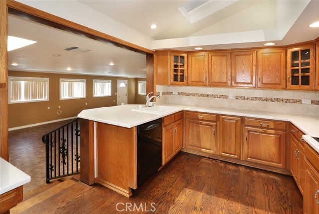 1241 E Mayfair Avenue, Orange CA: https://media.crmls.org/medias/5a727ff8-7863-4090-a45e-7603cc8a084b.jpg