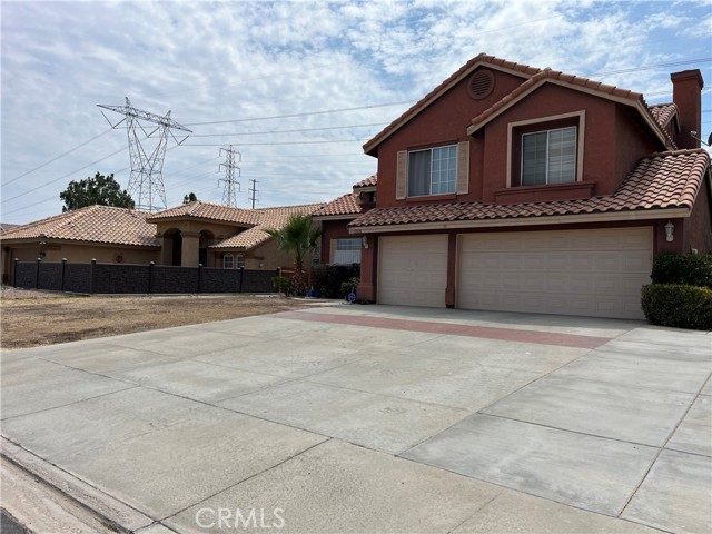 Detail Gallery Image 2 of 29 For 12520 High Desert Rd, Victorville,  CA 92392 - 3 Beds | 2/1 Baths