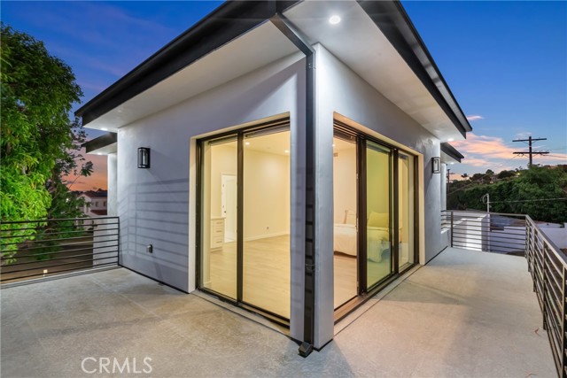 5196 Orange Place, Los Angeles CA: https://media.crmls.org/medias/5a72c330-5506-4659-b847-28e94e718266.jpg