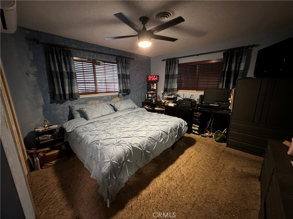 https://media.crmls.org/medias/5a72cfb6-79e6-4925-8ae9-0ae3284a1b36.jpg?preset=X-Large