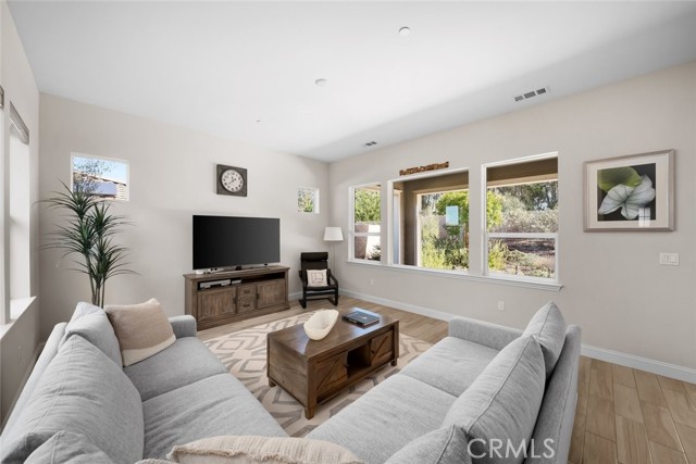 Detail Gallery Image 5 of 55 For 1066 Trail View Pl, Nipomo,  CA 93444 - 3 Beds | 3 Baths