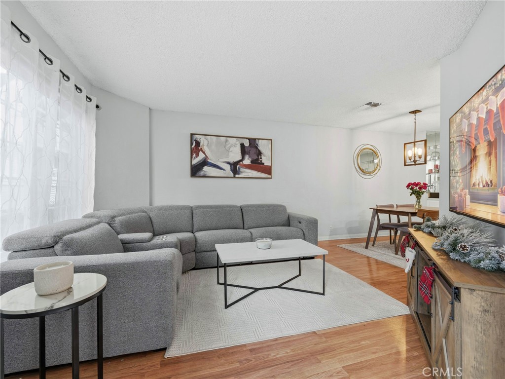 MLS #SR25276048 image #3