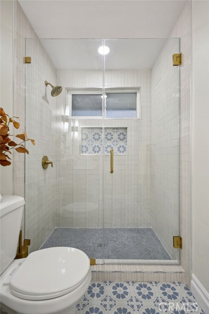 Detail Gallery Image 33 of 66 For 10201 Beverly Dr, Huntington Beach,  CA 92646 - 5 Beds | 2/1 Baths